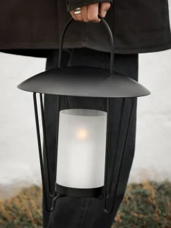 Ferm Living Abri lantaarn, Zwart< Kaarsenhouders & Kaarsenborden