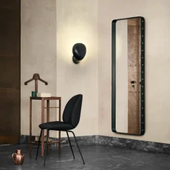 GUBI Adnet Vierkante Spiegel, black, medium< Wandspiegels