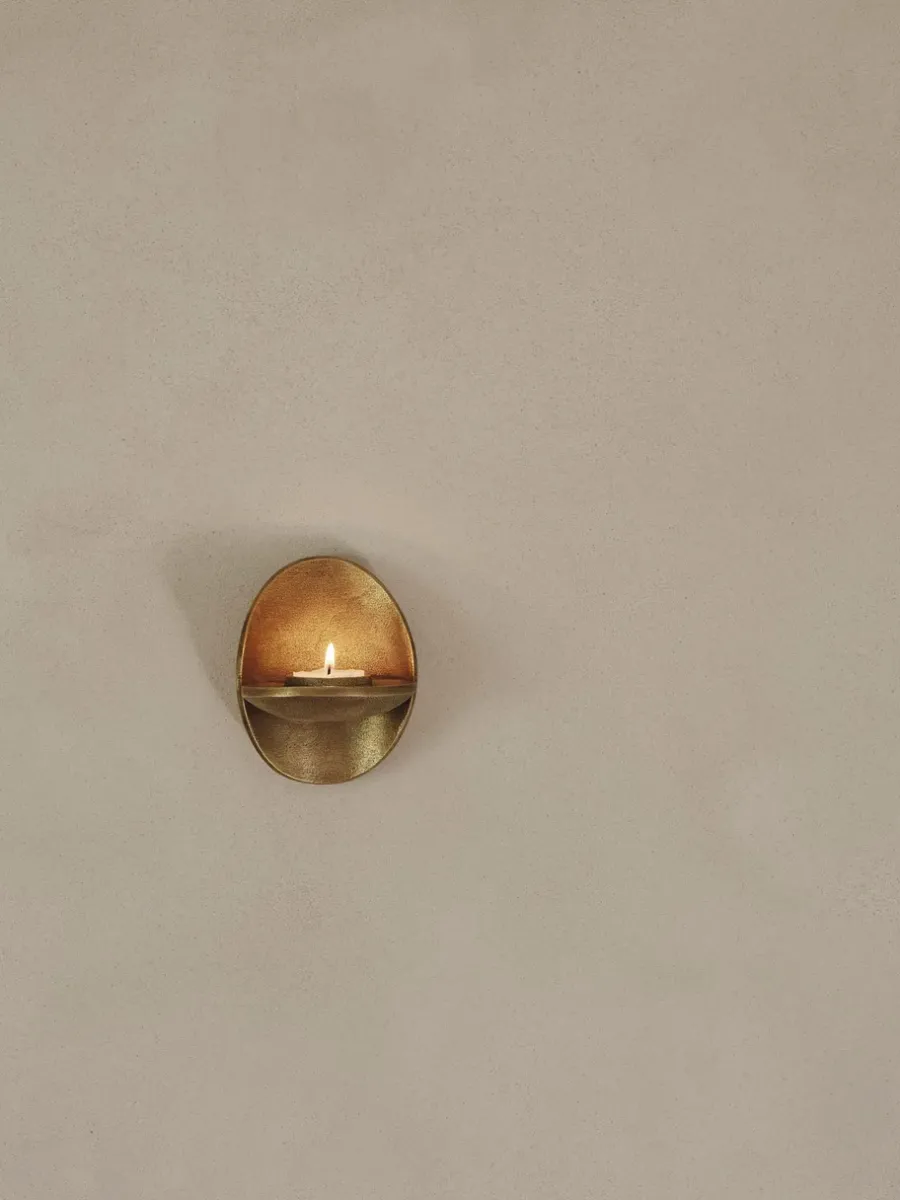 Ferm Living Agapé waxinelichtjeshouder wand, Brass finish< Kaarsenhouders & Kaarsenborden