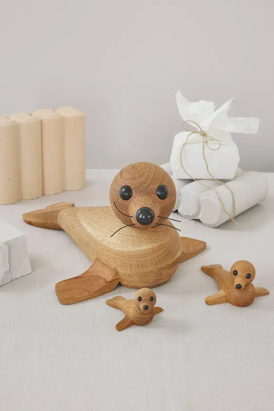 Spring Copenhagen Anaana zeehond decoratie 17 cm, Eikenhout< Houten Beelden