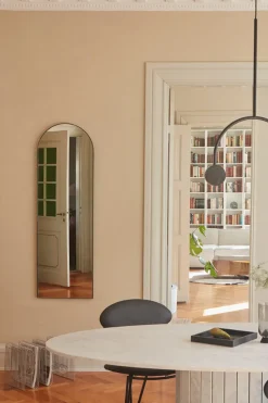 AYTM Arcus spiegel 140 cm, Zwart< Wandspiegels