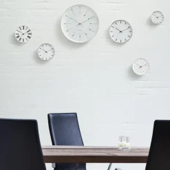 Arne Jacobsen Clocks Arne Jacobsen Bankers klok, Ø 12 cm.< Wandklokken