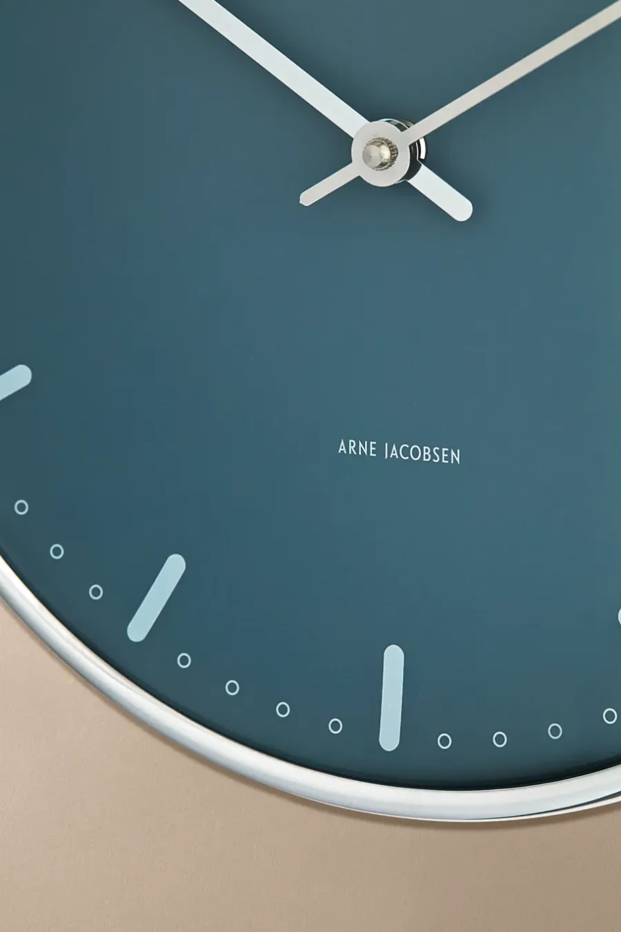 Arne Jacobsen Clocks Arne Jacobsen City Hall klok, Blauw, Ø29 cm< Wandklokken