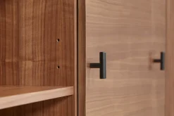 Woud Array bijzettafel, 180 cm, Walnoot< Ladekasten & Dressoirs