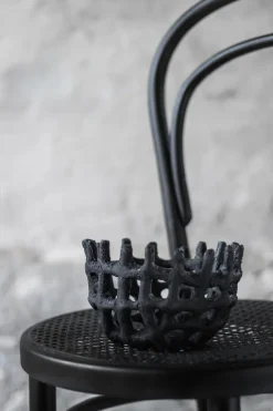 Mette Ditmer Art Piece gevlochten mand, Black< Decoratieve Schalen