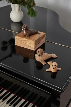 Spring Copenhagen Babyzeehond decoratie, Eikenhout< Houten Beelden