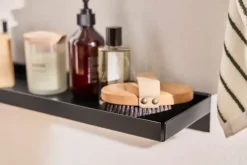 OYOY Bakku wandplank large 16x80 cm, Black< Planken & Planksystemen