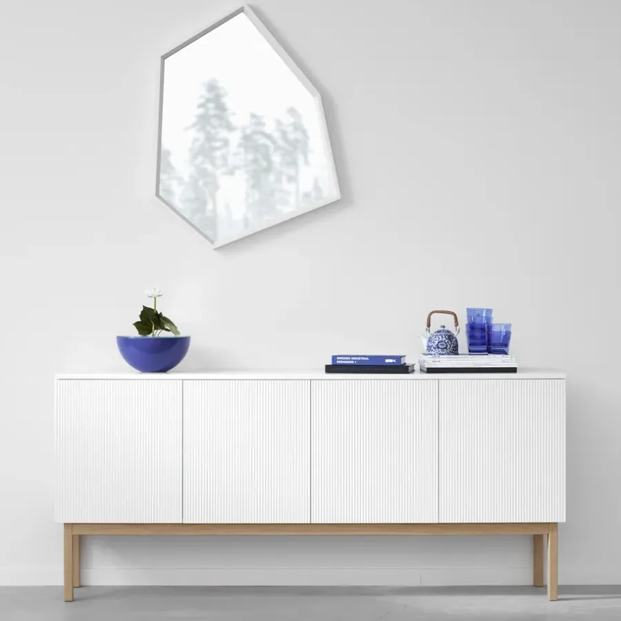A2 Beam sideboard, witte lak, sokkel van witgeolied eikenhout< Tv- & Mediameubels|Ladekasten & Dressoirs