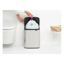 Brabantia Bo afvalemmer 12 l, Glanzend geborsteld staal< Pedaalemmers
