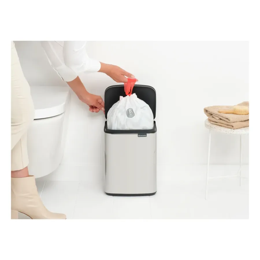 Brabantia Bo afvalemmer 7 l, Glanzend geborsteld staal< Pedaalemmers