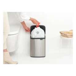 Brabantia Bo afvalemmer 7 l, Matgeborsteld staal< Pedaalemmers