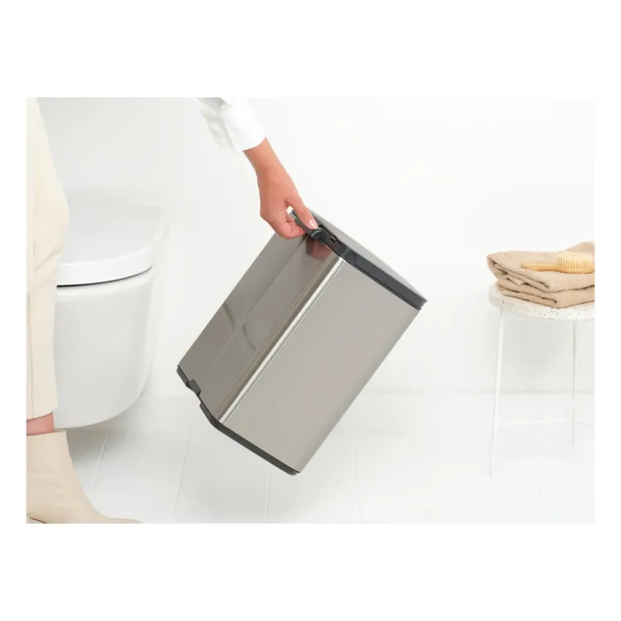 Brabantia Bo afvalemmer 12 l, Matgeborsteld staal< Pedaalemmers