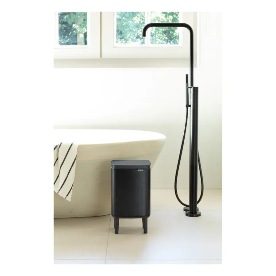 Brabantia Bo afvalemmer hoog 7 l, Matzwart< Pedaalemmers