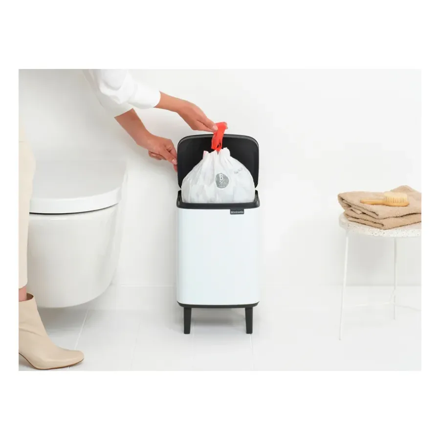 Brabantia Bo afvalemmer hoog 7 l, Wit< Pedaalemmers