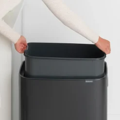 Brabantia Bo touch bin 60 L, Mat zwart< Prullenbakken