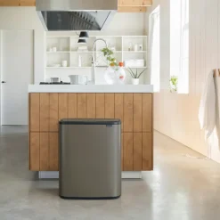 Brabantia Bo touch bin 60 L, Platinum< Prullenbakken