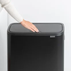 Brabantia Bo touch bin high 60 L, Mat zwart< Prullenbakken