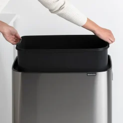 Brabantia Bo touch bin high 60 L, Mat-geborsteld staal< Prullenbakken