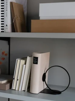 Cooee Design Book Ring boekensteun 10 cm, Zwart< Decoratieve Accessoires
