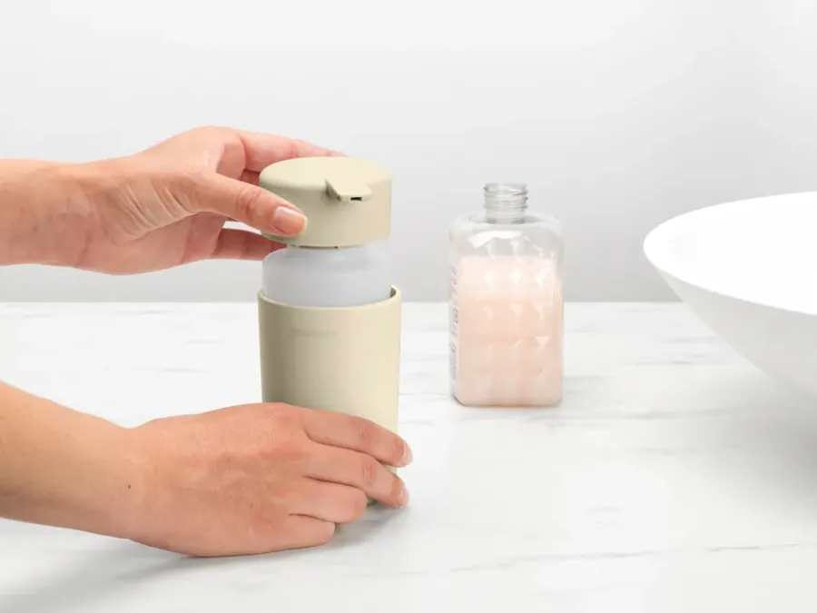Brabantia ReNew zeeppomp 14 cm, Soft Beige< Zeepdispensers & Zeepschaaltjes