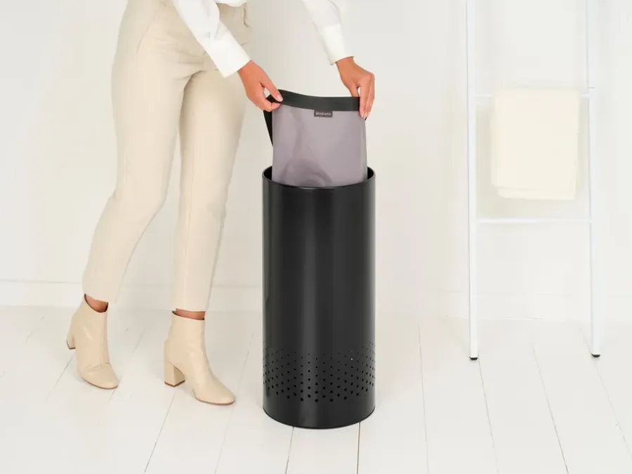 Brabantia wasbox met kunststof deksel 35 L, Matzwart< Wasmanden