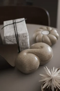 DBKD Bun kom met deksel 11x18 cm, Beige< Kerstdecoraties|Decoratieve Schalen