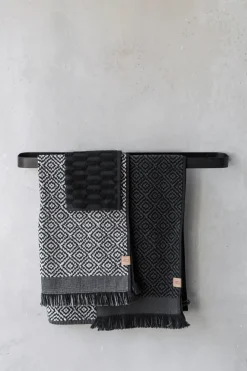Mette Ditmer Carry handdoekhanger 52 cm, Black< Handdoekenrekken & -Ringen