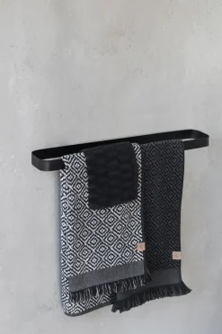 Mette Ditmer Carry handdoekhanger 52 cm, Black< Handdoekenrekken & -Ringen