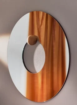 AYTM Castellum wandspiegel Ø80 cm, Clear-oiled oak< Ronde Spiegels|Wandspiegels