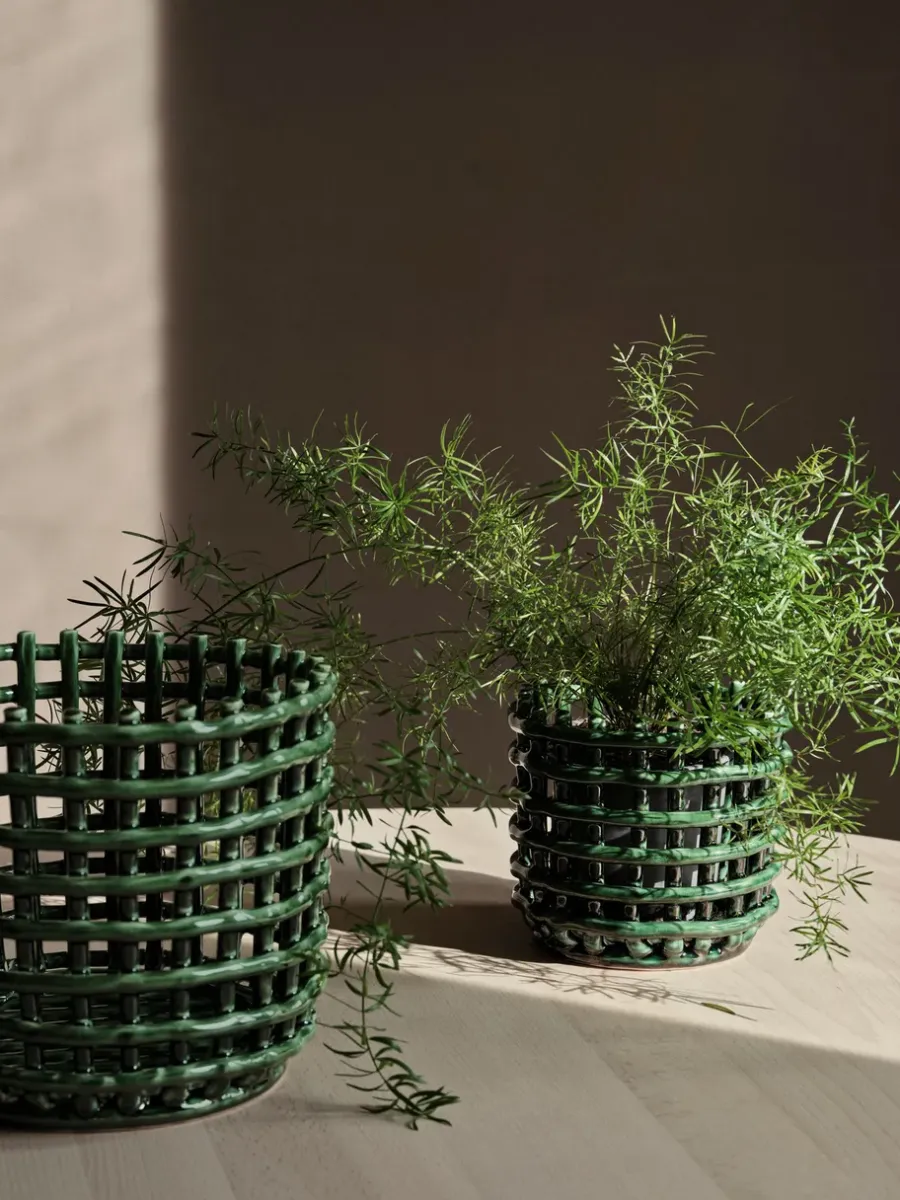 Ferm Living Ceramic gevlochten mand Ø16 cm, Emerald Green< Opbergmanden