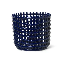 Ferm Living Ceramic gevlochten mand Ø23,5 cm, Blauw< Opbergmanden