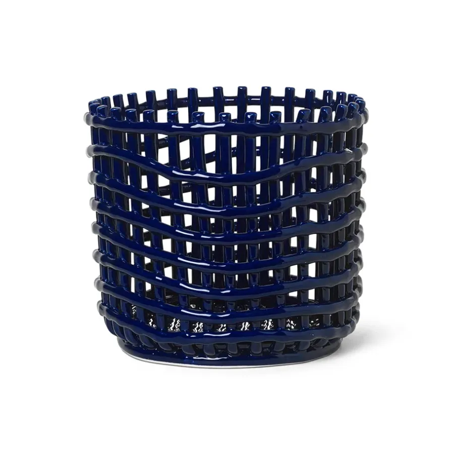 Ferm Living Ceramic gevlochten mand Ø23,5 cm, Blauw< Opbergmanden
