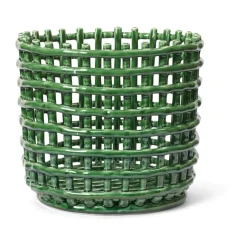 Ferm Living Ceramic gevlochten mand Ø23,5 cm, Emerald Green< Opbergmanden