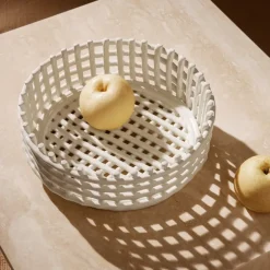 Ferm Living Ceramic gevlochten schaal , Off-white< Decoratieve Schalen