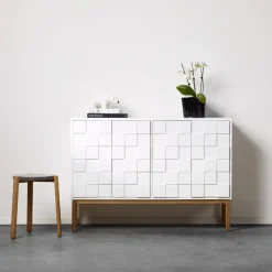 A2 Collect kast 2010 laag, eikenhout< Kasten & Vitrines