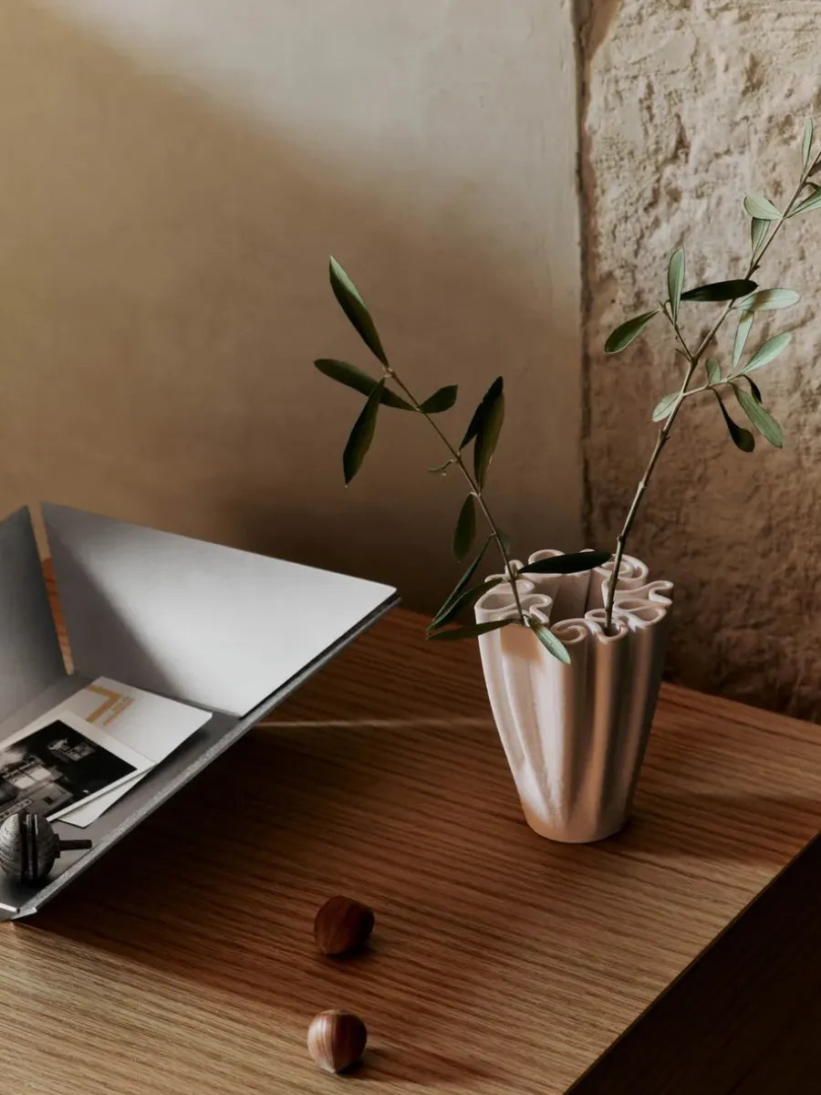 Ferm Living Dedali vaas 18 cm, Off-white< Vazen