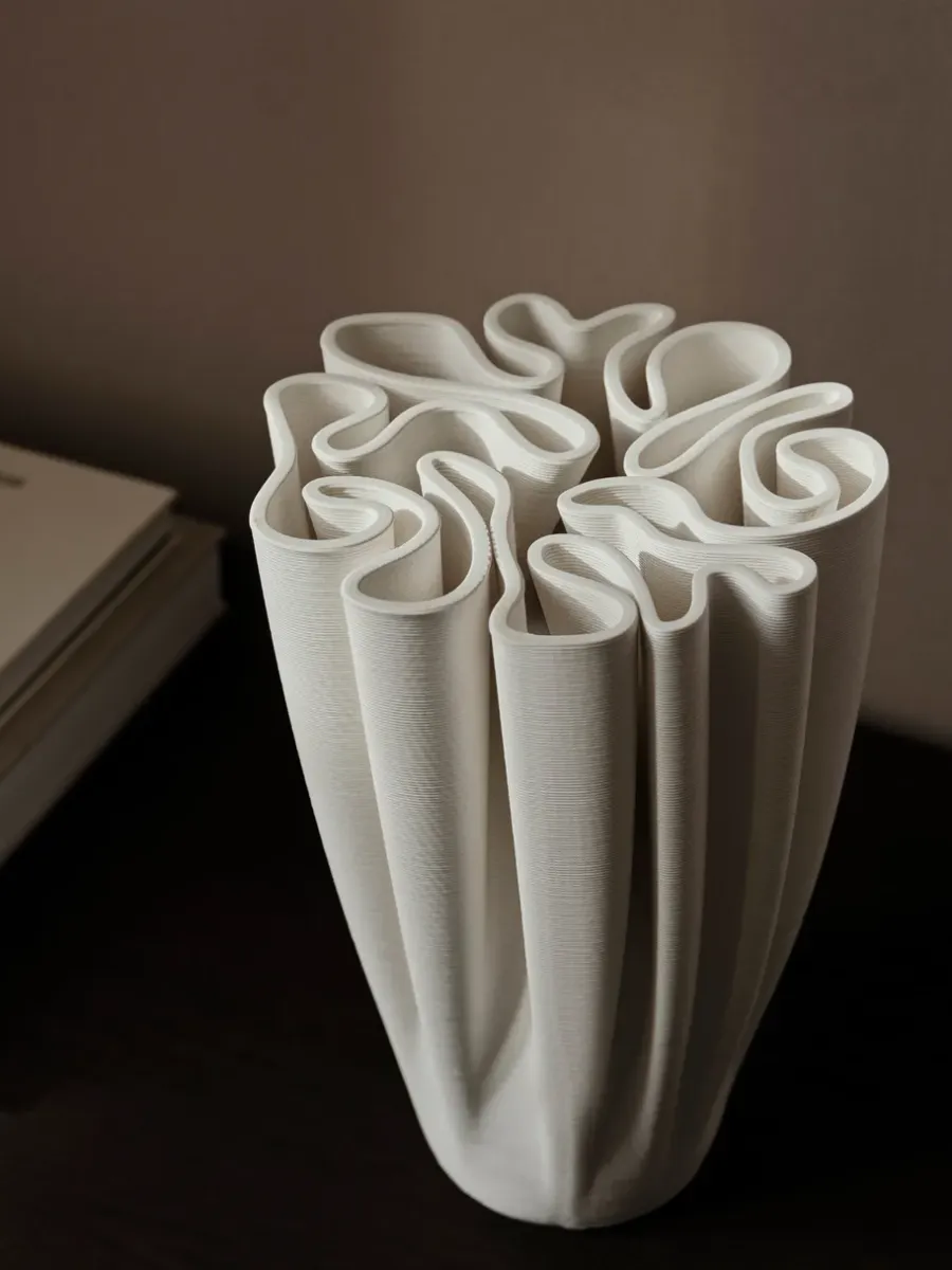 Ferm Living Dedali vaas 25 cm, Off-white< Vazen