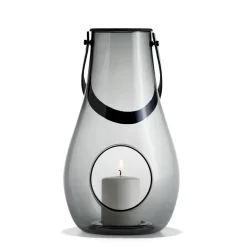 Holmegaard Design With Light kaarsenhouder smoke, 29 cm.< Kaarsenhouders & Kaarsenborden