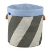 Mette Ditmer Diagonaal wasmand Ø40x50 cm, Dark olive-sand< Wasmanden