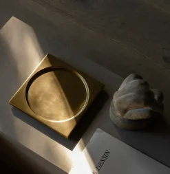 Audo Copenhagen Divot dienblad, Messing< Decoratieve Accessoires|Decoratieve Dienbladen