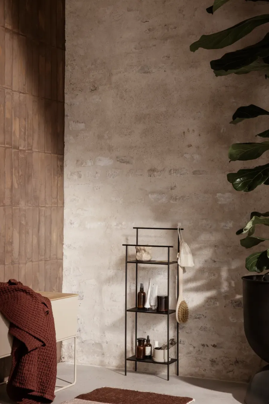 Ferm Living Dora rek 30x79 cm, Black< Planken & Planksystemen