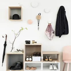 Muuto Dots wandhaak eikenhout, middel< Haken & Hangers|Opbergoplossingen Voor De Kinderkamer