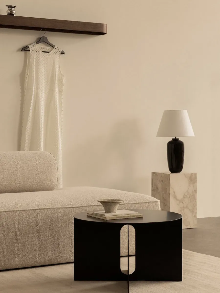 Audo Copenhagen Epoch plank met haken 118 cm, Dark stained oak-black< Planken & Planksystemen