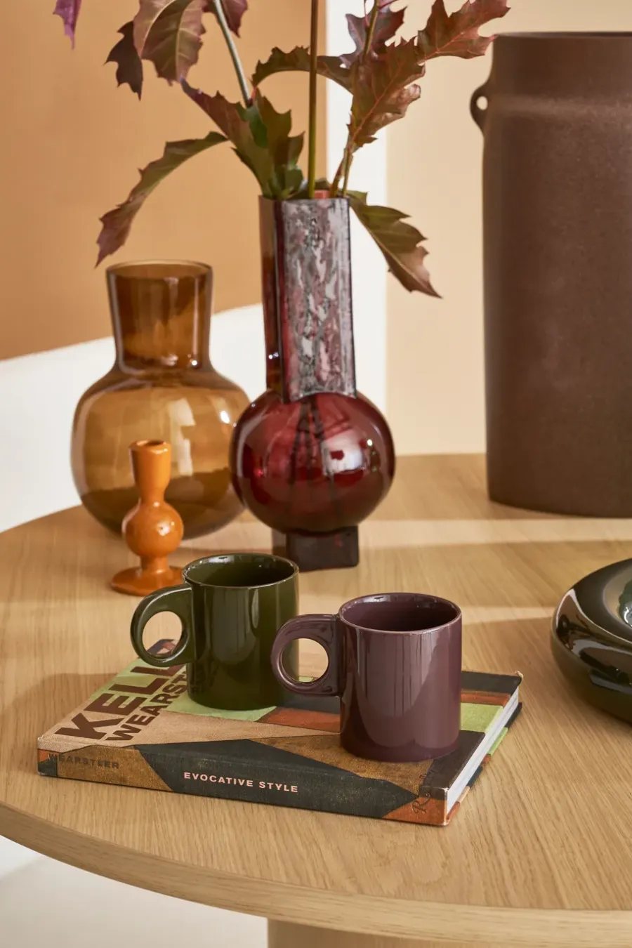 URBAN NATURE CULTURE Eve vaas 36,5 cm, Fudge< Vazen