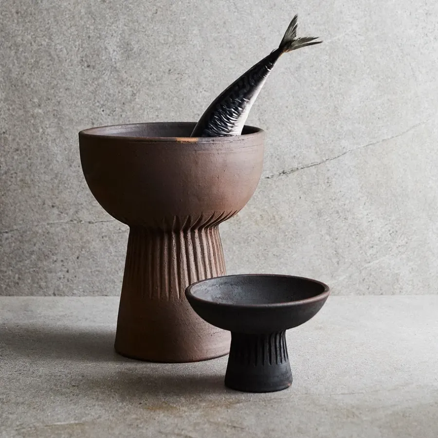 MUUBS Fire schaal op voet S, Bruin< Decoratieve Schalen