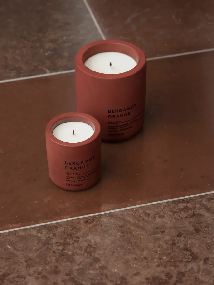 Blomus Fraga geurkaars 55 uur, Bloody Orange Cedar Wood< Geurkaarsen & Aroma Diffusers