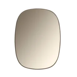 Muuto Framed spiegel, taupe, 59x44 cm< Wandspiegels