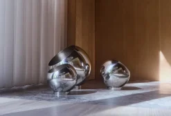 AYTM Globe bloempot Ø17 cm, Zilverkleurig< Bloempotten