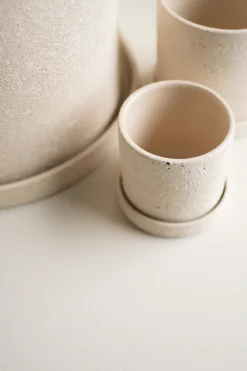 DBKD Grow pot Ø10 cm met schotel, Creme structure< Bloempotten