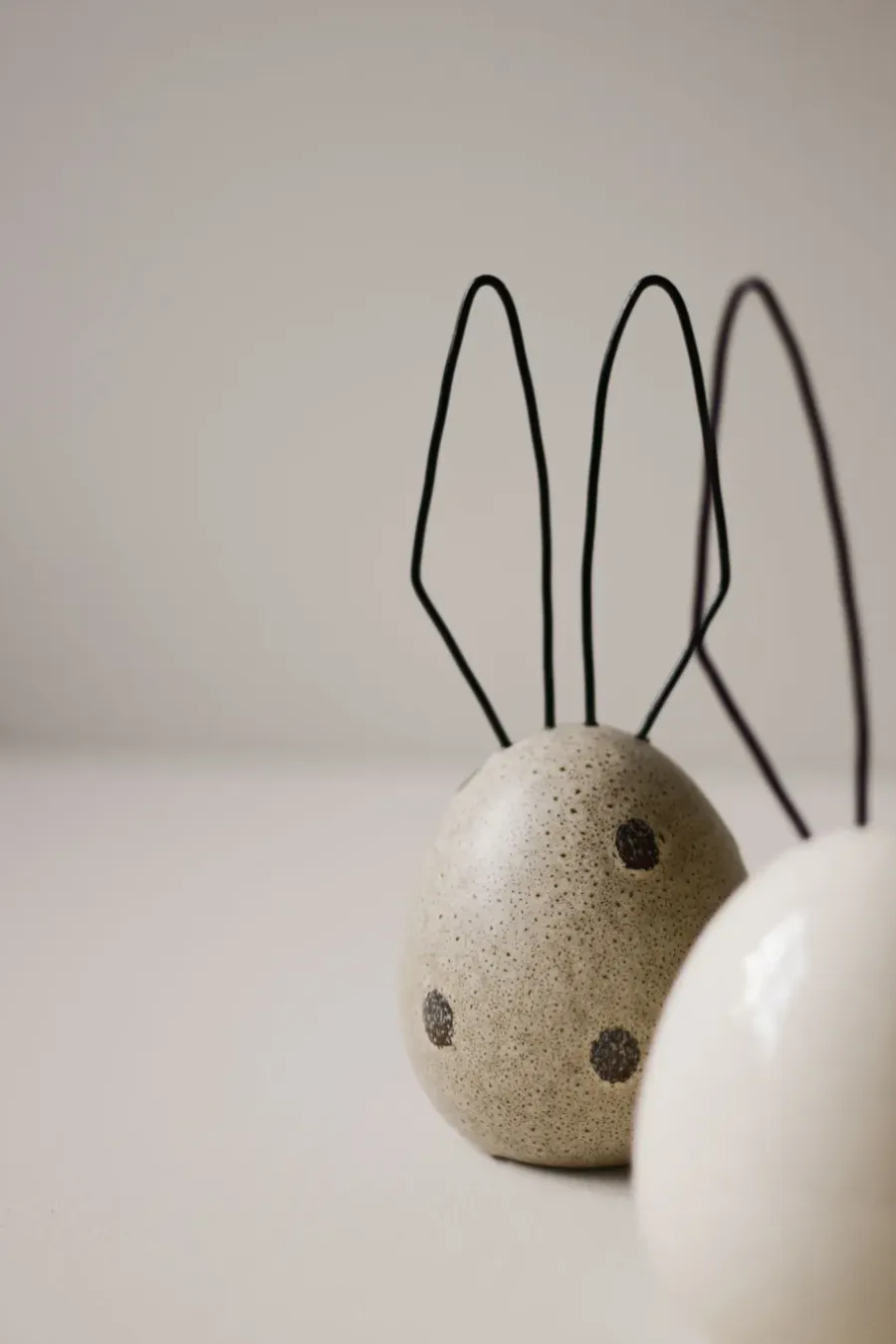 DBKD Haas paasdecoratie H18 cm, Beige dot< Paasdecoratie